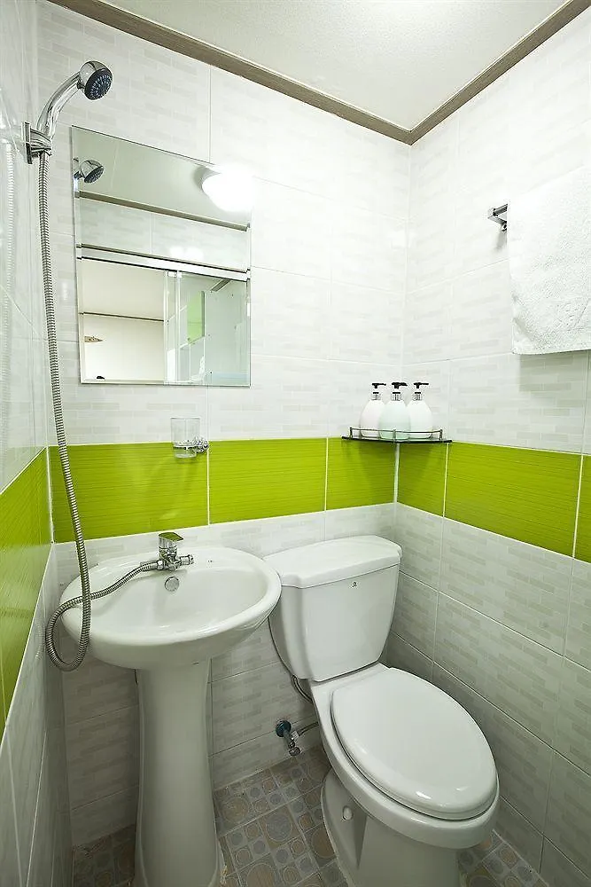 24 Guesthouse Edae Seoul Guest house