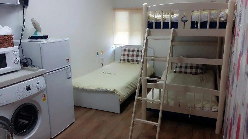 24 Guesthouse Edae Seoul