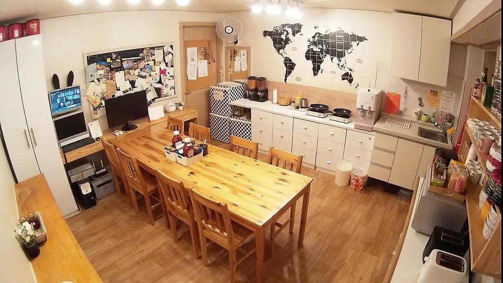 24 Guesthouse Edae Seoul 2*,  South Korea
