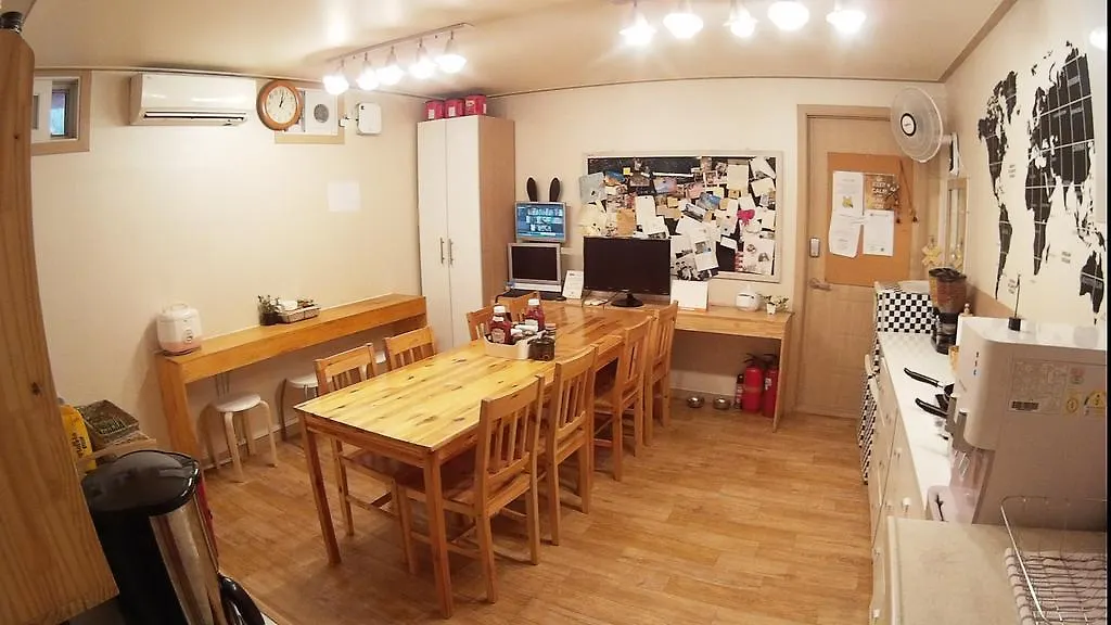 24 Guesthouse Edae Seoul 2*,  South Korea
